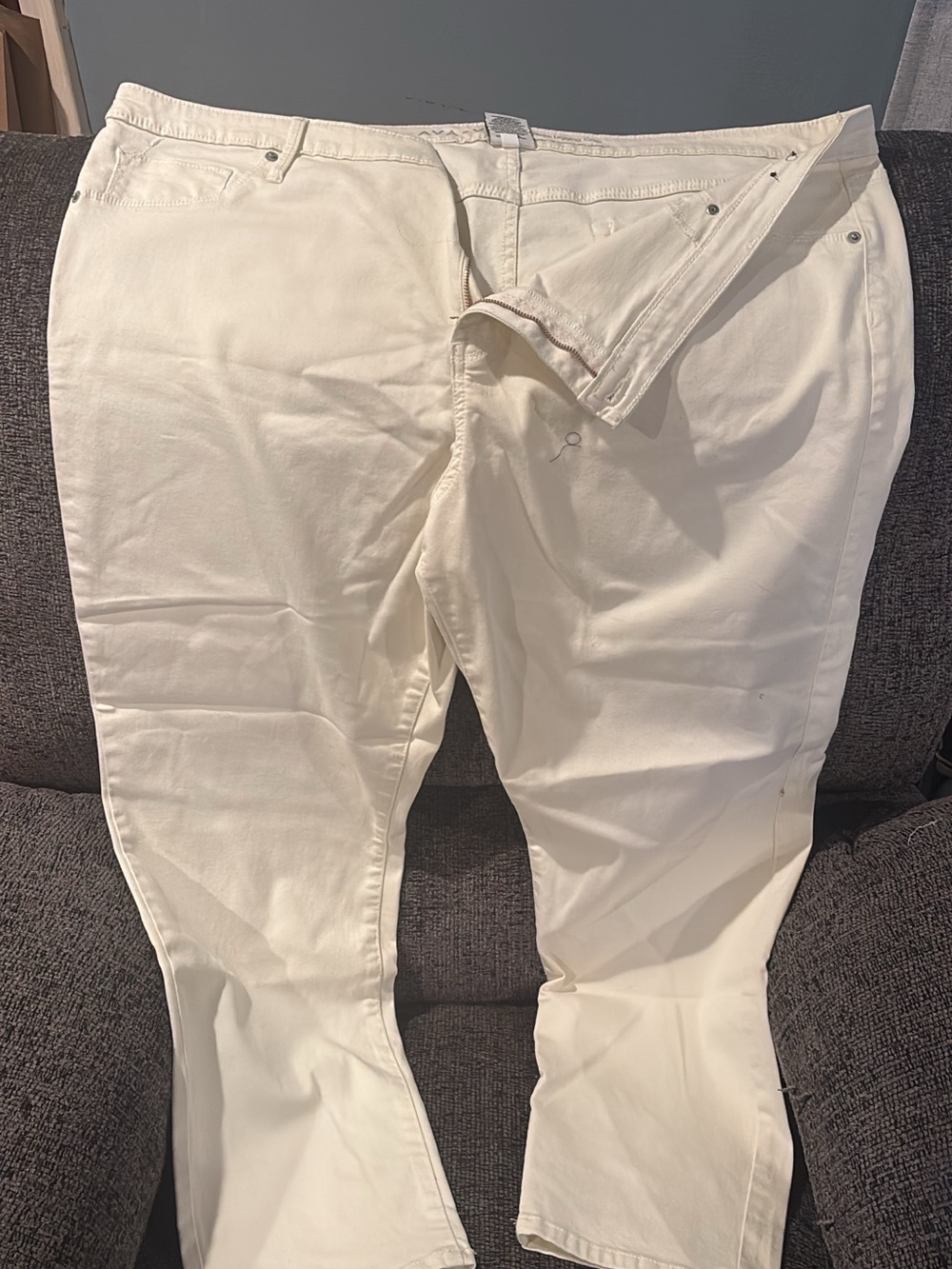 Ava & Viv Cream Straight Leg Jeans